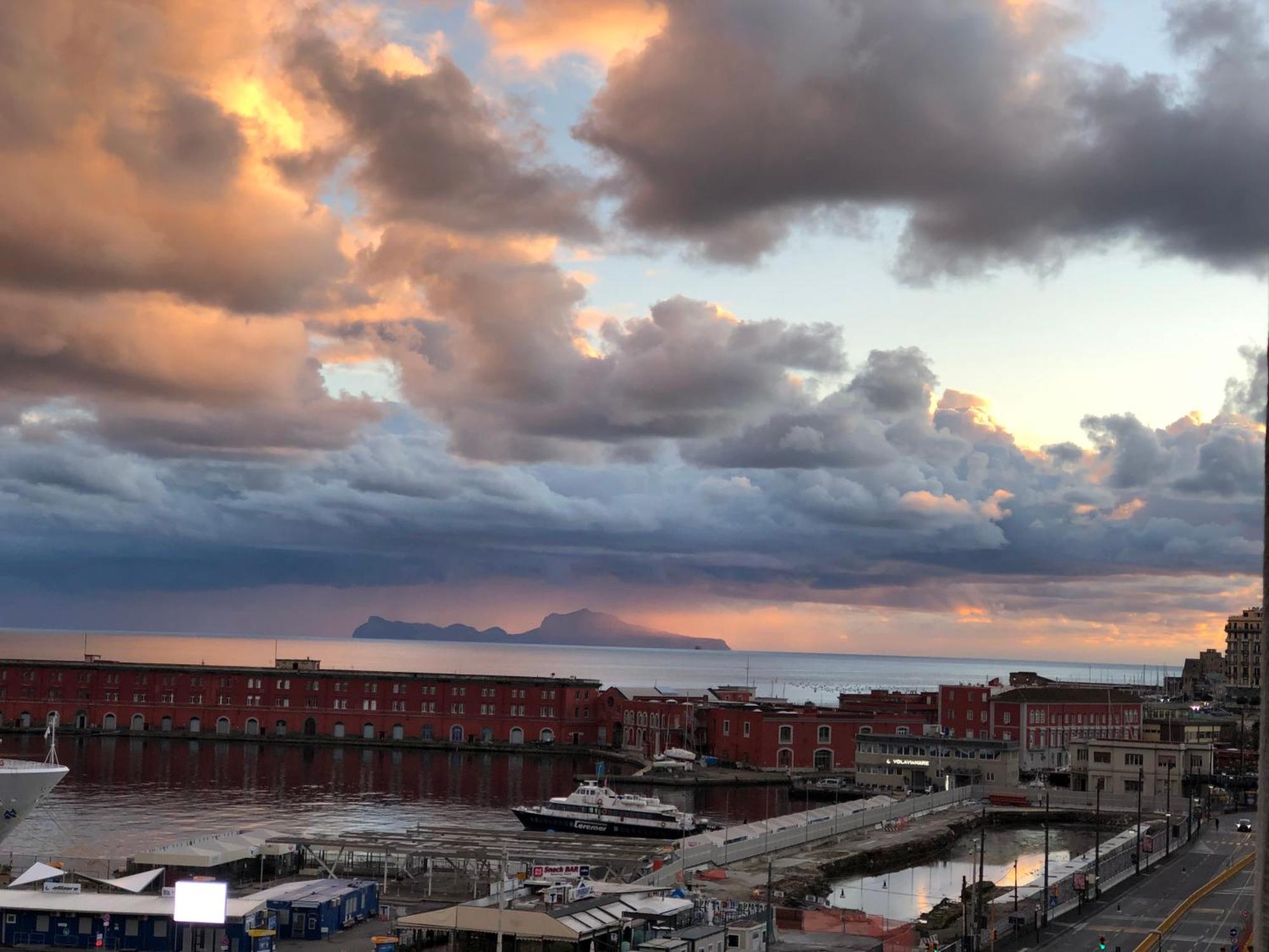 Hotel Marina Sky 8 Napoli Esterno foto
